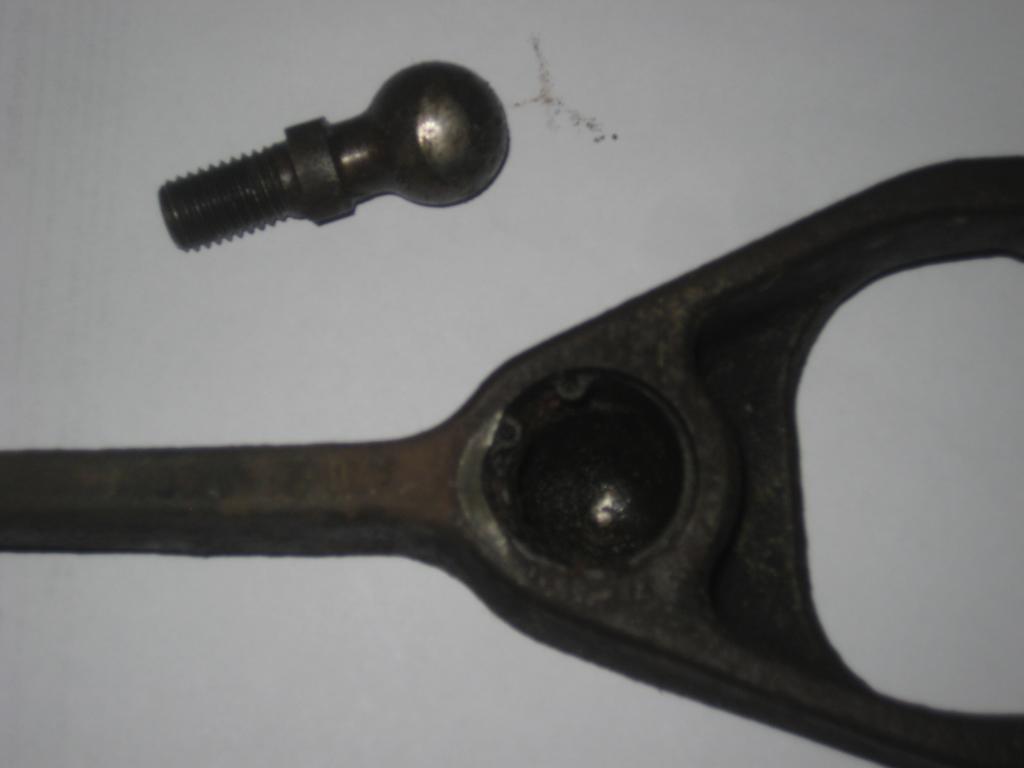 K1024_Ausrückgabel setra s 80 001.JPG
