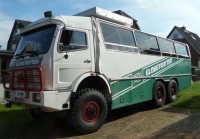 19-06 6x6-Bus - 01.jpg